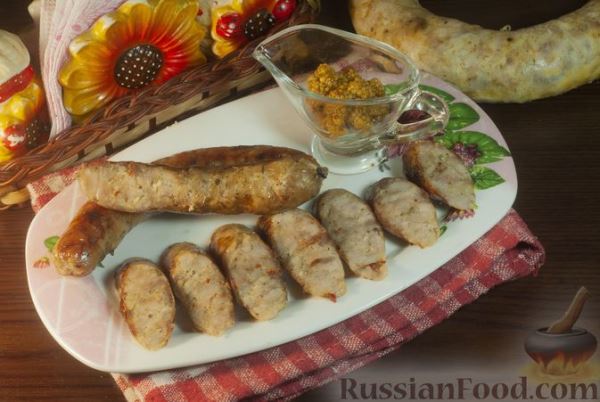 Домашняя колбаса из рубленого мяса и сала