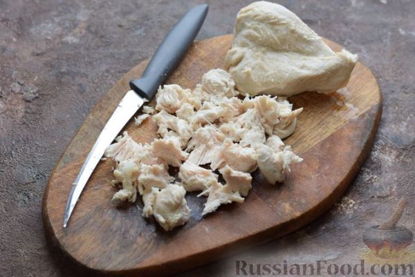 Слоёные пирожки с курицей, сыром и шпинатом